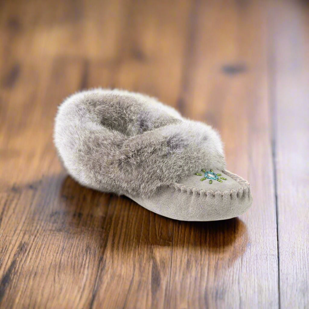 Tänionnieha' Grey Rabbit Fur Moccasins - Hand-Beaded Suede - Canadian Indigenous Made