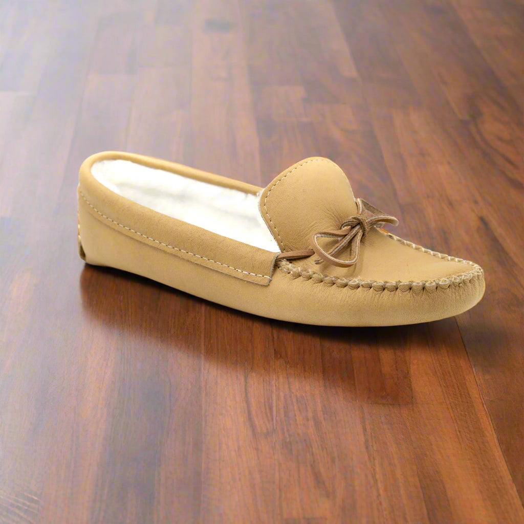 Mens moosehide fleece lined moccasins Canada angle