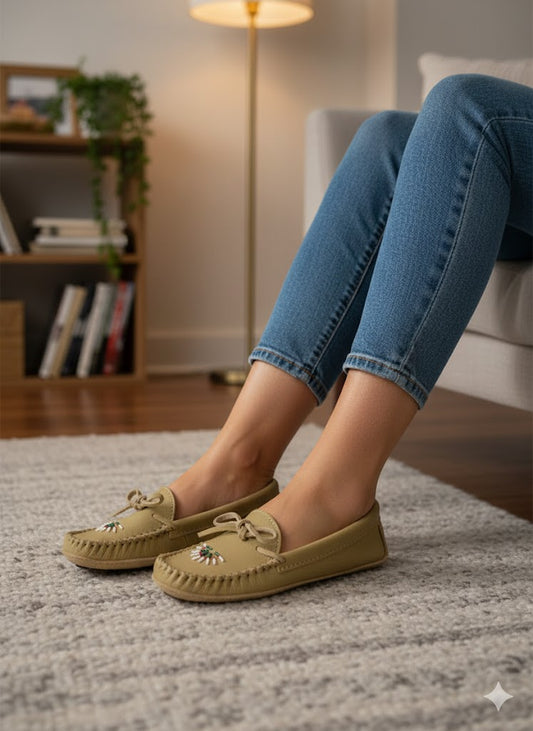 Women's Laurentian Chief Deer Tan Leather Moccasins with double Leather Ski Sole And Sunrise Beaded Vamp