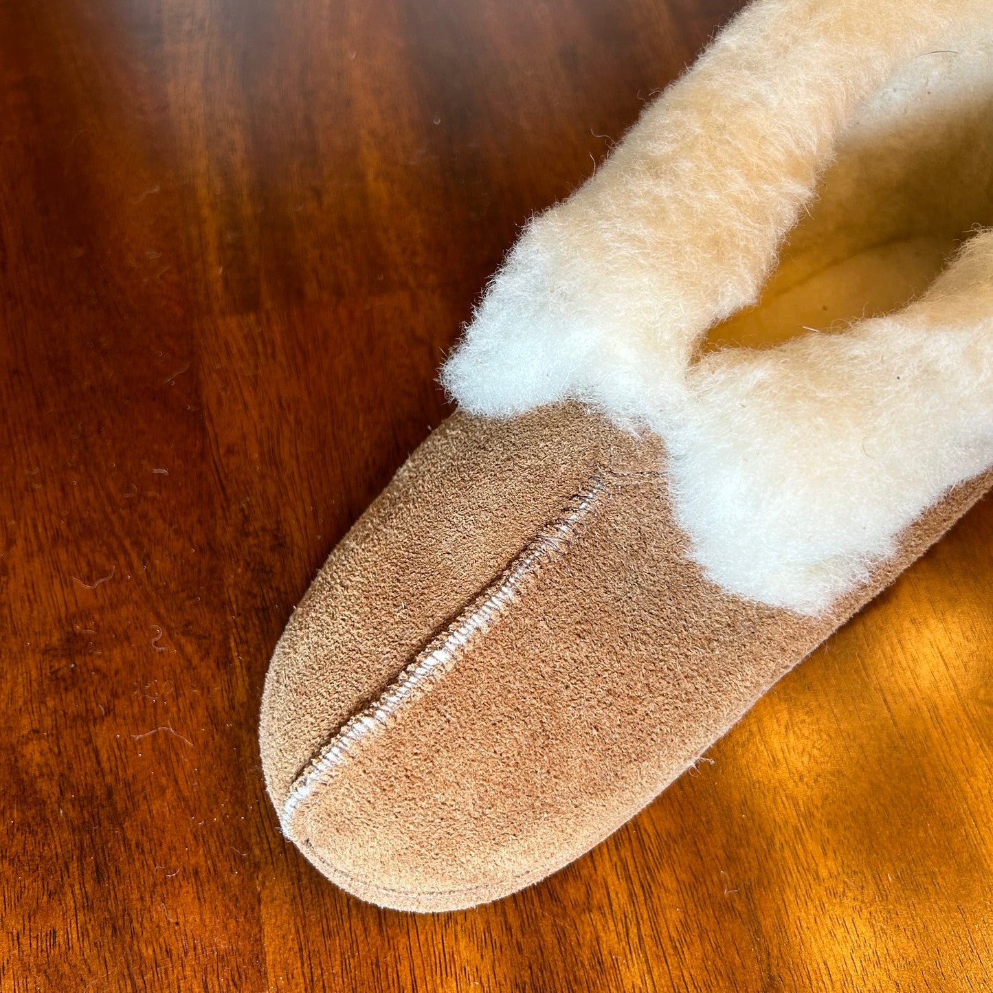 Women's Laurentian Chief Sheepskin Slipper with Wool Collar and Lining