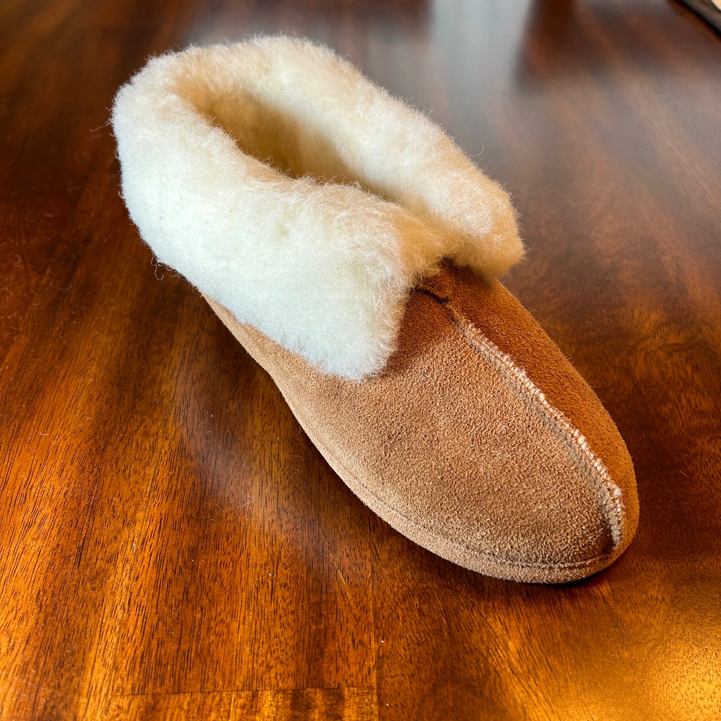 Women's Laurentian Chief Sheepskin Slipper with Wool Collar and Lining