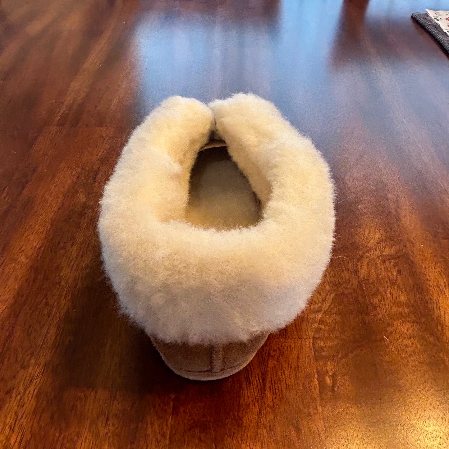 Women's Laurentian Chief Sheepskin Slipper with Wool Collar and Lining