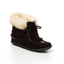 Load image into Gallery viewer, Women&#39;s Black Suede Sheepskin Lined Concho Mukluk Boots With Fringe
