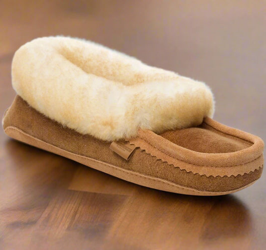 Women's Tecumseh Canada Sheepskin Moccasins In Mocha Suede