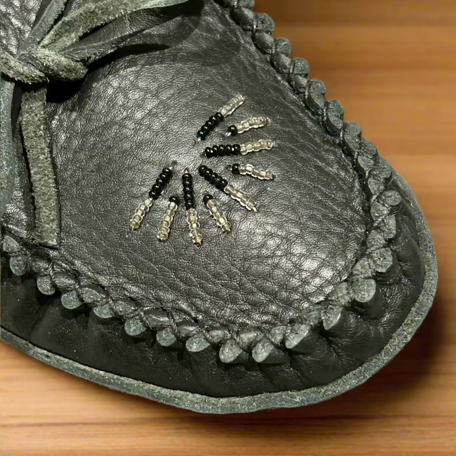 womans black leather beaded moccasins 