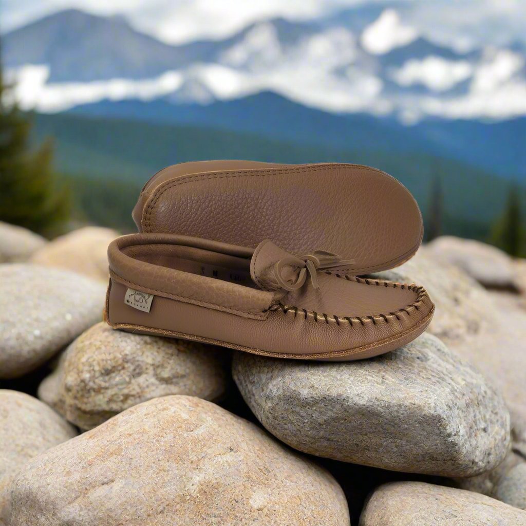 laurentian chief moccasins 9063M